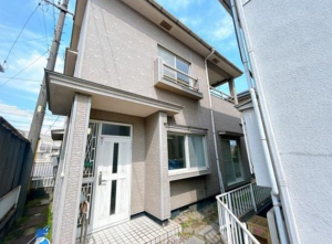 福山市新涯町、中古一戸建ての外観画像です