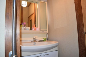 福山市田尻町、中古一戸建ての洗面画像です