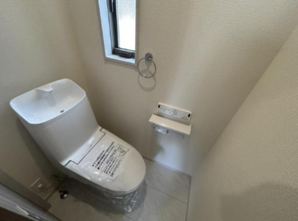 福山市水呑町、新築一戸建てのトイレ画像です