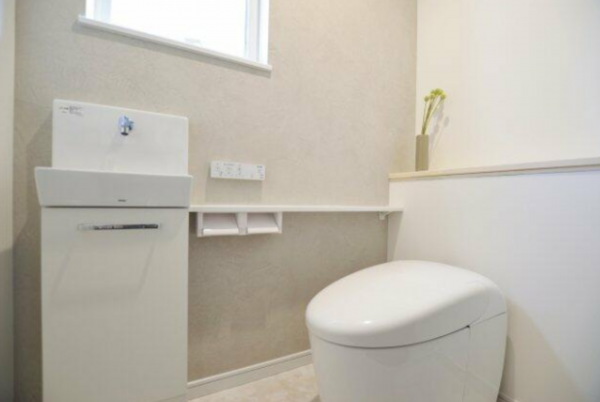 福山市三吉町、新築一戸建てのトイレ画像です