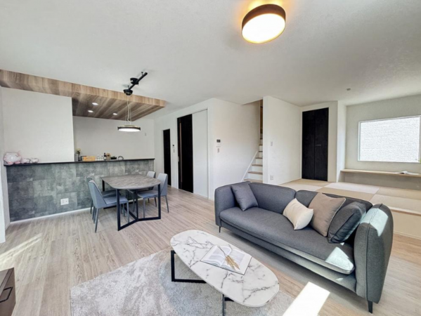 福山市奈良津町、新築一戸建ての居間画像です