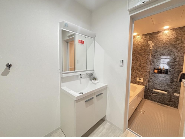 福山市奈良津町、新築一戸建ての洗面画像です