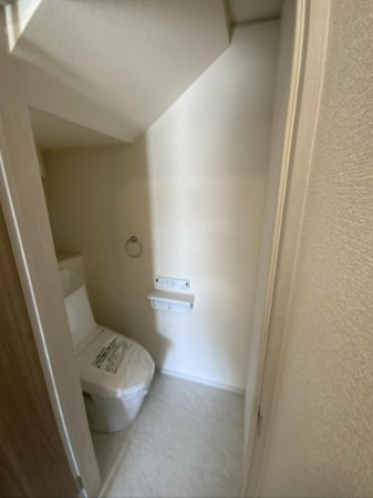 福山市川口町、新築一戸建てのトイレ画像です