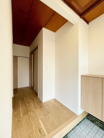 福山市南手城町、中古一戸建ての玄関画像です