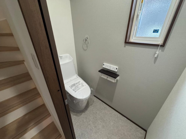 福山市大門町大門、新築一戸建てのトイレ画像です
