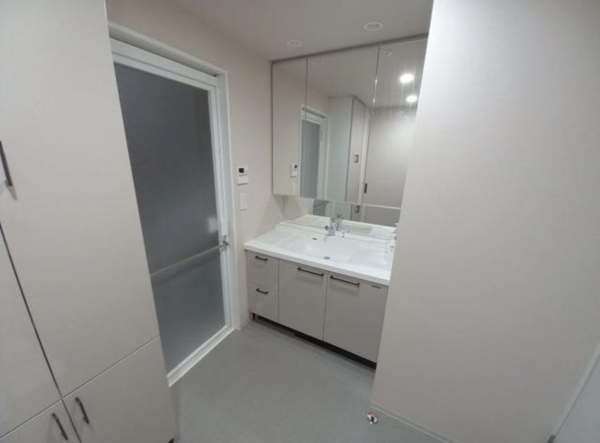 福山市東桜町、マンションの画像です