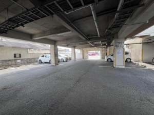 福山市南本庄、マンションの駐車場画像です
