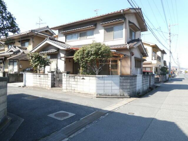 福山市新涯町、中古一戸建ての画像です