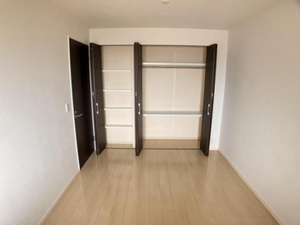 福山市緑町、マンションの画像です