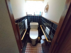 福山市幕山台、中古一戸建てのトイレ画像です