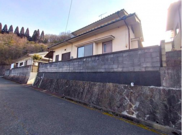 福山市幕山台、中古一戸建ての外観画像です