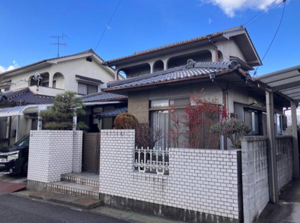 福山市緑陽町、中古一戸建ての外観画像です