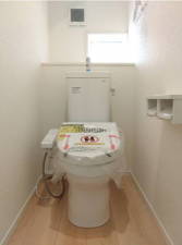 福山市水呑町、新築一戸建てのトイレ画像です