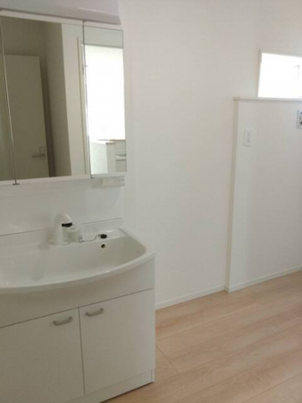 福山市水呑町、新築一戸建ての洗面画像です