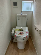 福山市水呑町、新築一戸建てのトイレ画像です