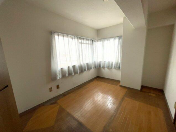 福山市南蔵王町、マンションの画像です