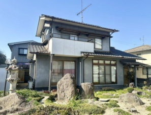 福山市幕山台、中古一戸建ての外観画像です