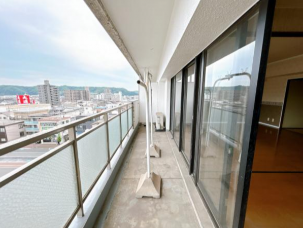 福山市西町、マンションのバルコニー画像です