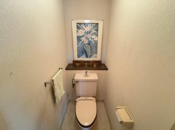 福山市明王台、中古一戸建てのトイレ画像です