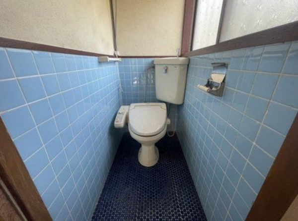 福山市西深津町、中古一戸建てのトイレ画像です