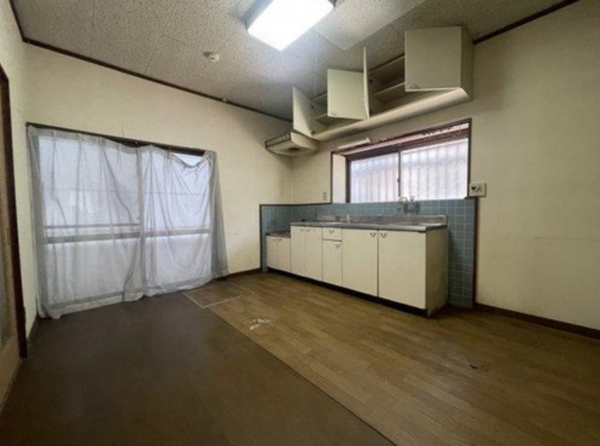 福山市西深津町、中古一戸建てのキッチン画像です