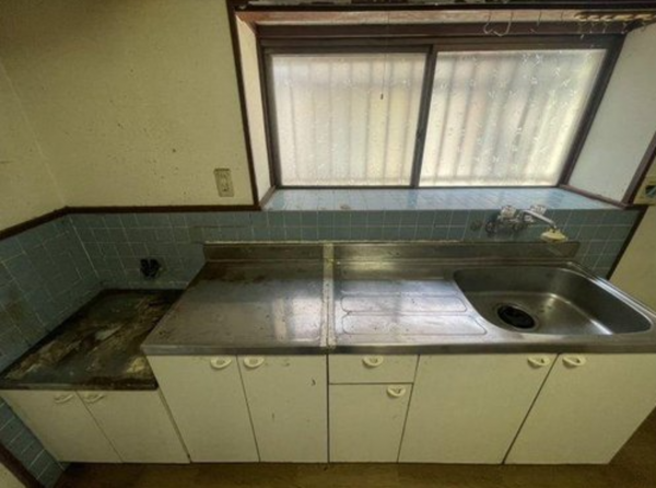 福山市西深津町、中古一戸建てのキッチン画像です