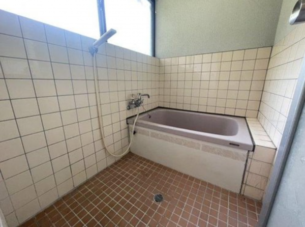福山市西深津町、中古一戸建ての風呂画像です