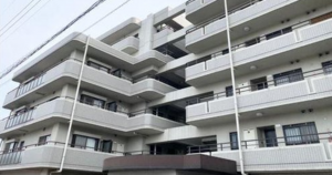 福山市沖野上町、マンションの外観画像です