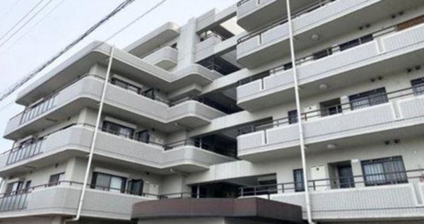 福山市沖野上町、マンションの外観画像です