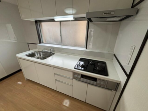 福山市向陽町、マンションのキッチン画像です