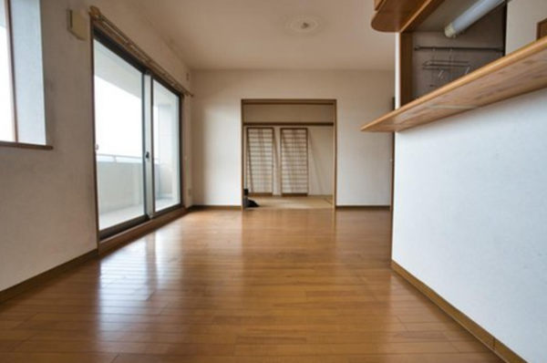 福山市霞町、マンションの居間画像です