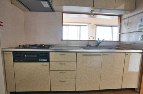 福山市霞町、マンションのキッチン画像です