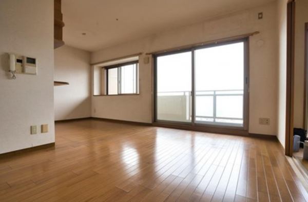 福山市霞町、マンションの居間画像です