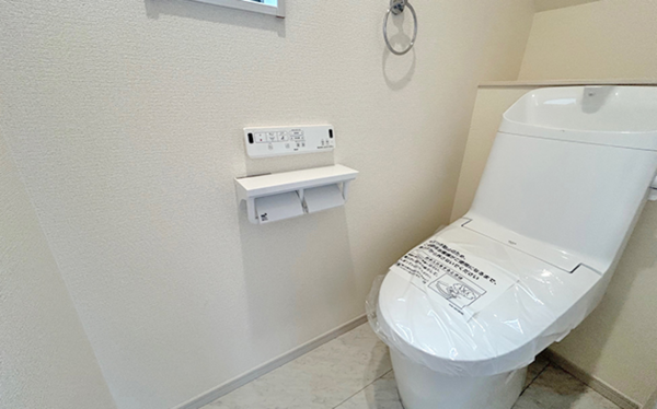 福山市幕山台、新築一戸建てのトイレ画像です