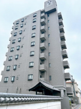 福山市西桜町、マンションの外観画像です