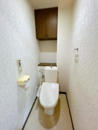 福山市西桜町、マンションのトイレ画像です
