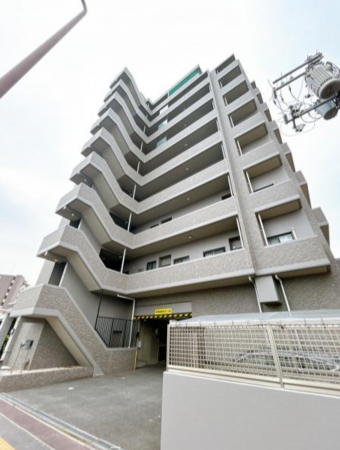 福山市西桜町、マンションの外観画像です