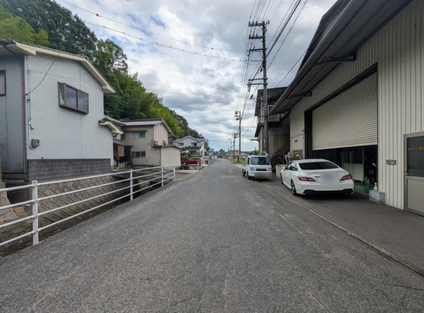 福山市藤江町、土地の前面道路を含む現地写真画像です