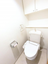 福山市東深津町、マンションのトイレ画像です