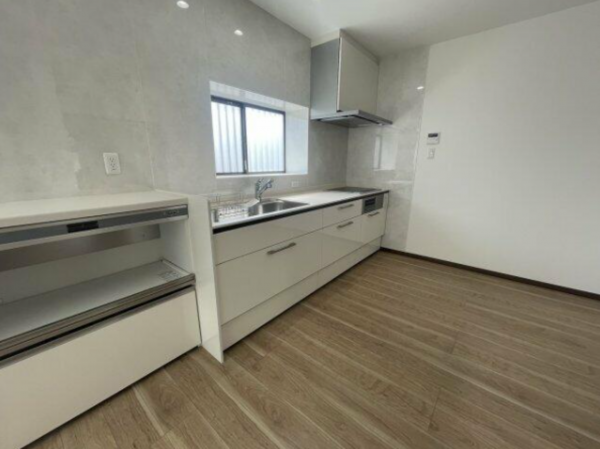 福山市緑陽町、中古一戸建てのキッチン画像です