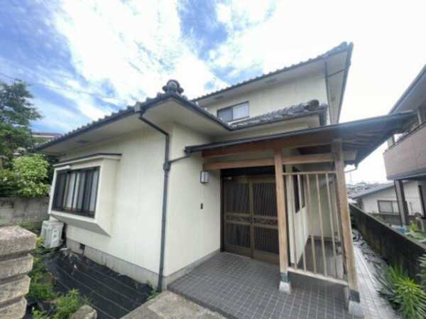 福山市緑陽町、中古一戸建ての外観画像です