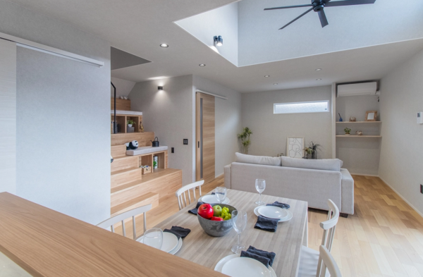 福山市大門町、新築一戸建ての居間画像です