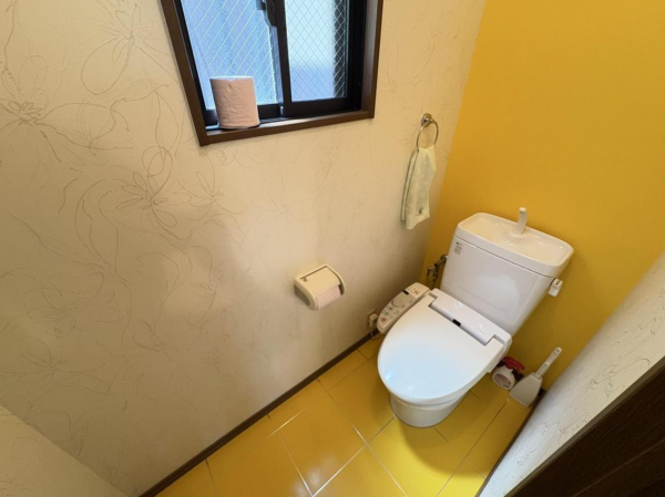 福山市松浜町、中古一戸建てのトイレ画像です