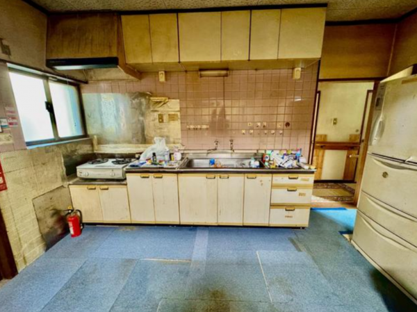 福山市清水ケ丘、中古一戸建てのキッチン画像です