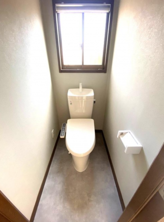 福山市大谷台、中古一戸建てのトイレ画像です