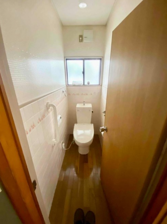 福山市緑陽町、中古一戸建てのトイレ画像です
