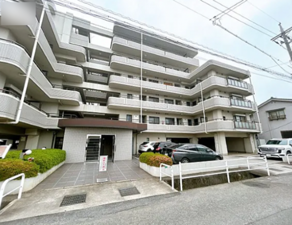 福山市沖野上町、マンションの外観画像です