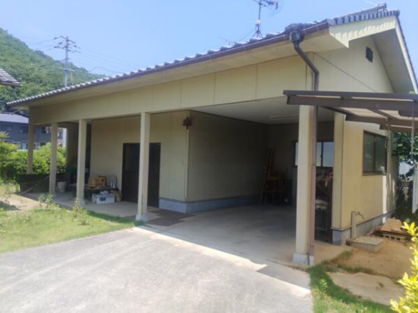 福山市沼隈町大字草深、中古一戸建ての外観画像です