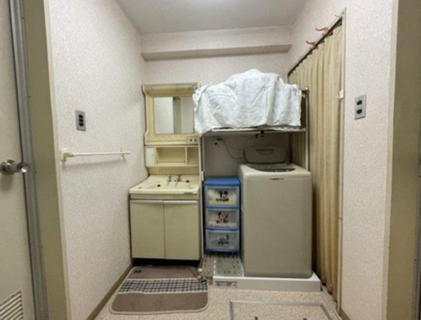 福山市沖野上町、マンションの洗面画像です