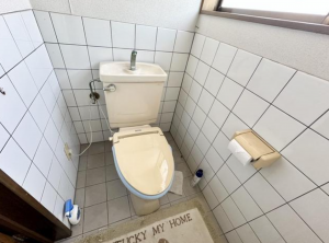 福山市手城町、中古一戸建てのトイレ画像です